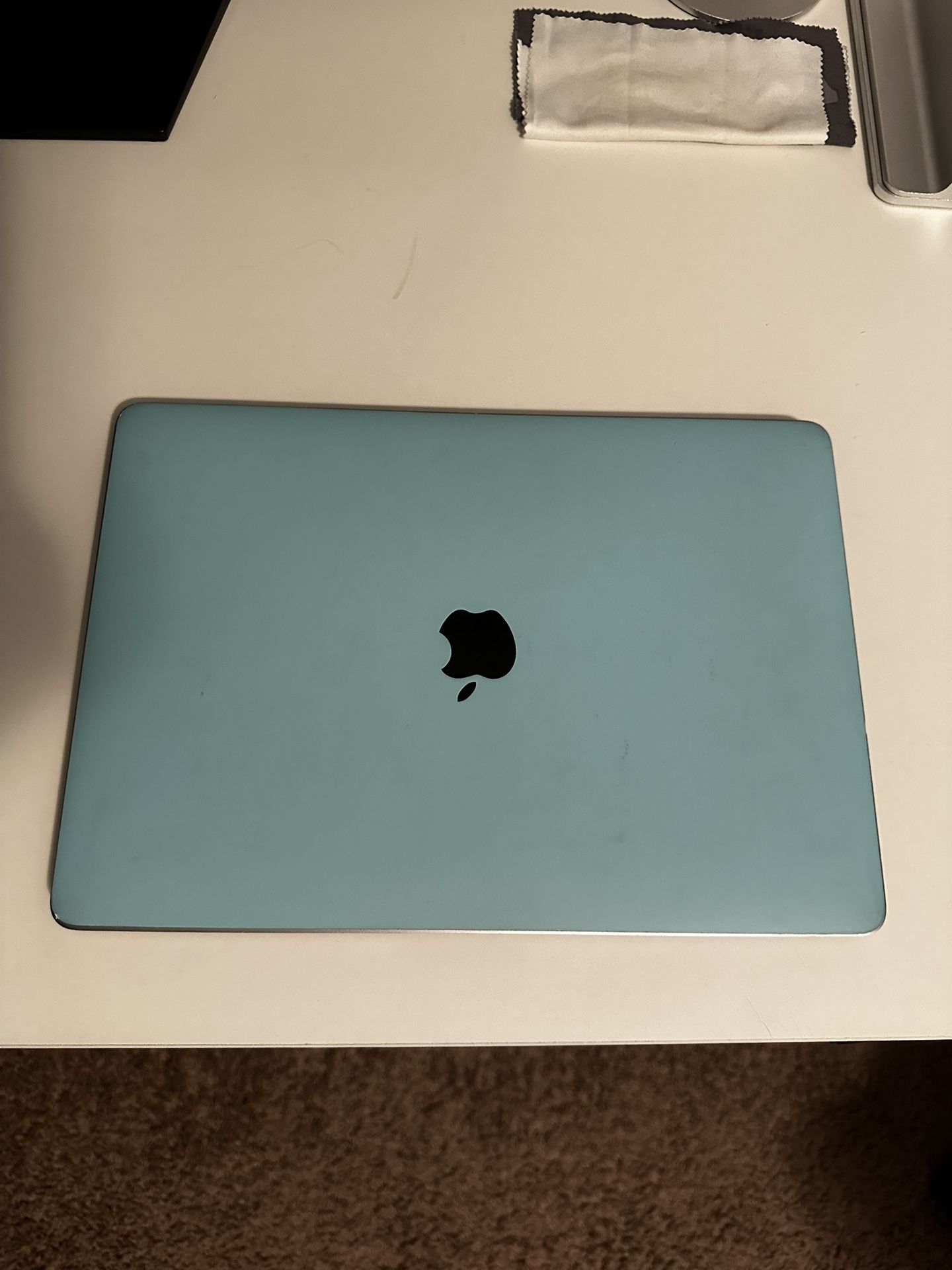 MacBook Pro 13-inch, Four Thunderbolt 3 Ports