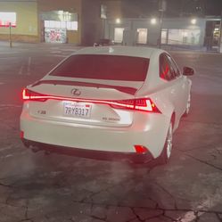 Lexus IS 2016 F-Sport