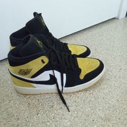 Are Jordan 1 Mid Se Yellow Size 10.5