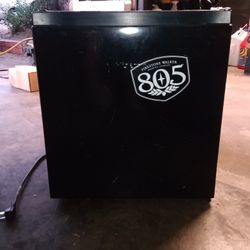 Mini Fridge $30 OBO