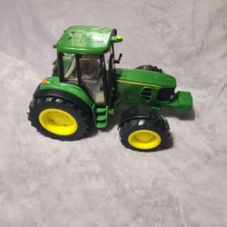 John Deere 7330 Farm Tractor by Britains ERTL Green Farm Light Sound Both Work