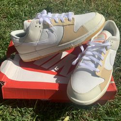 Nike dunks low SE Sandrift x sail mens size 10.5