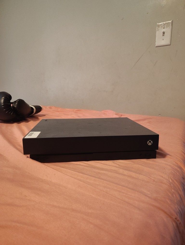 Xbox One X (1tb)