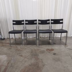 Set of 4 IKEA SIGURD Black Plastic Dining Chairs