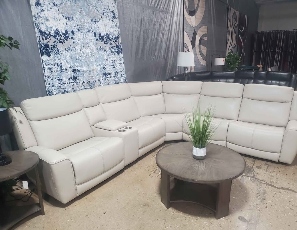 6 Pc Leather Modular Power Sectional (New )
