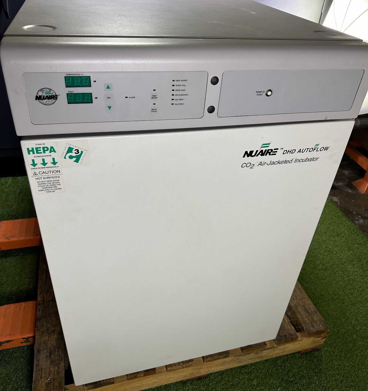 NUAIRE DHD AUTOFLOW CO2 Air Jacketed Incubator NU-5510