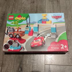 Lego Duplo: Lighting Mcqueen Race Day 10924