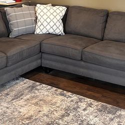 Dark Gray L-shaped Sectional Stanton Sofa w/ Pillows