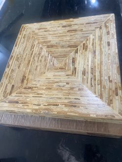 BAMBOO PLATES NEW IN BOX  I HAVE  8