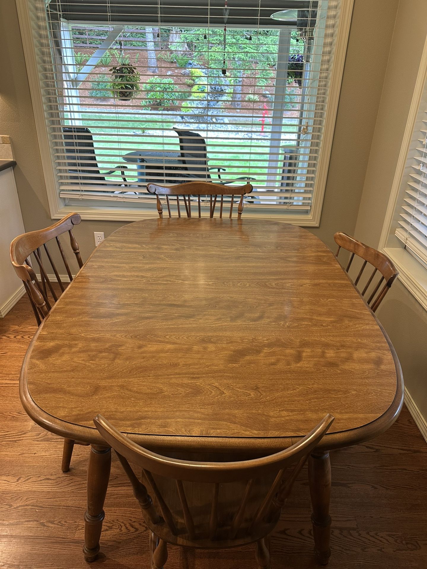 Beautiful Dining Room Table With Chairs