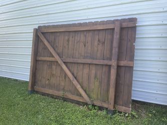Wooden Fence w/2 Gates