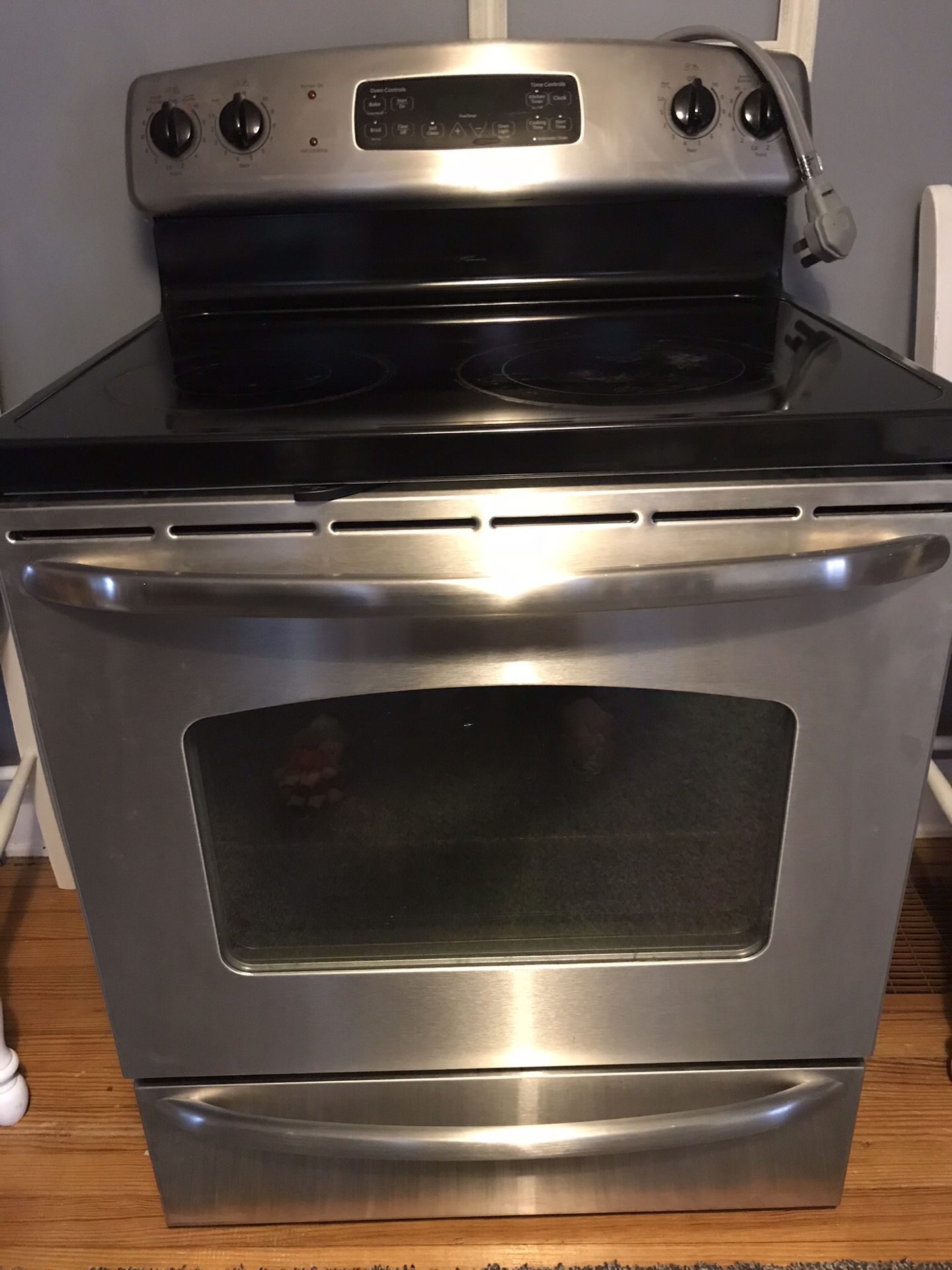 GE ELECTRIC STAINLESS STEEL STOVE