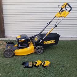 DeWalt Self Propelled Lawnmower 20v WITH batteries And Charger 