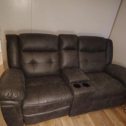 Dual Rocker Recliner Couch 