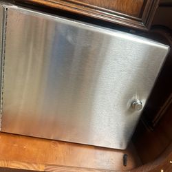 bobrick paper towels holder