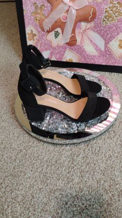 City Classified  Heels Size 6