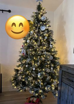 6.5 Feet Artificial Tree