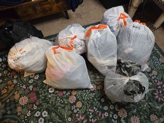 **Women's clothes**