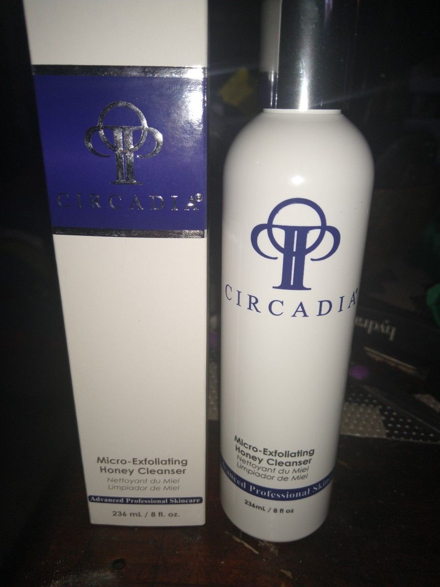 Circadia Micro -exfoliating Honey Cleanser 