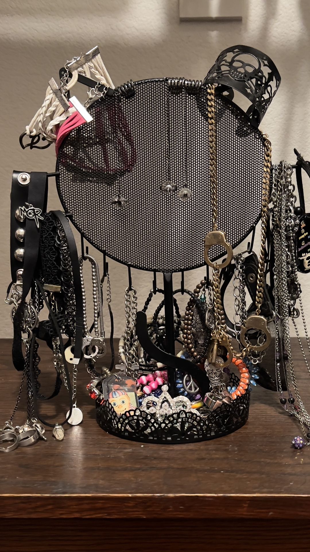 Hot Topic And Spencer’s Jewelry