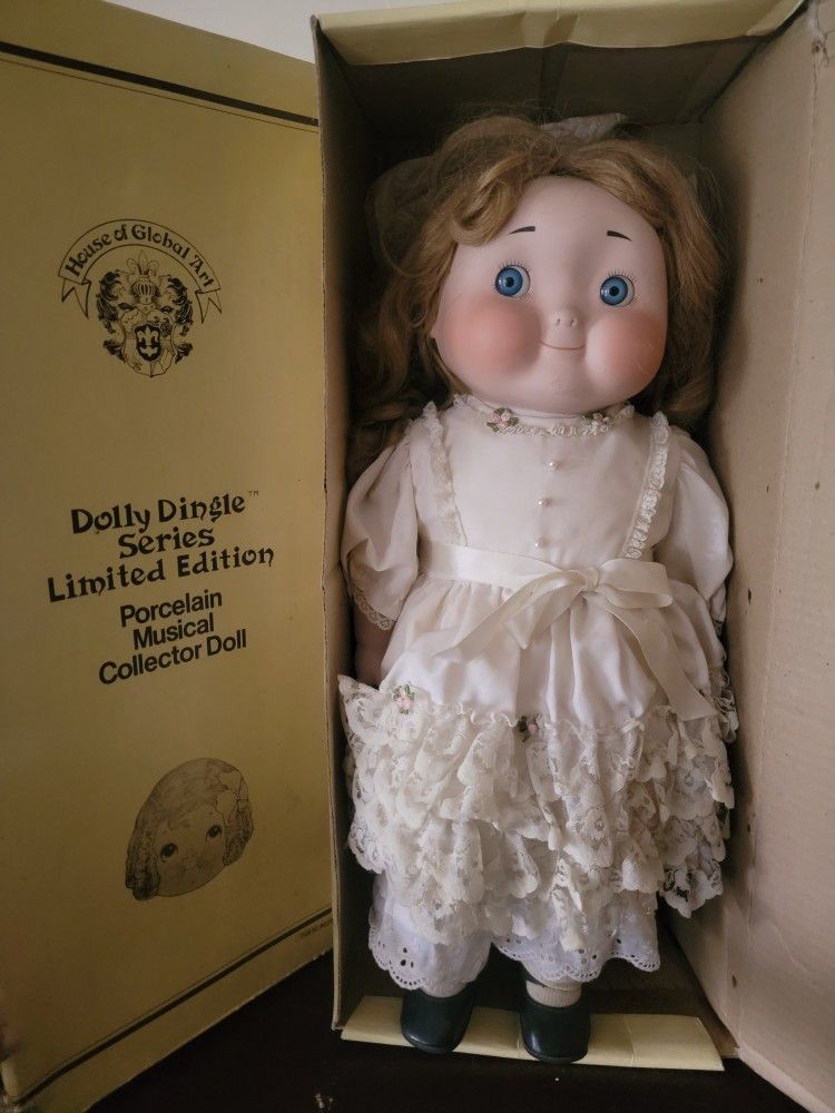 Rare Collectible Musical Porcelain Doll DOLLY DINGLE  With Original Box