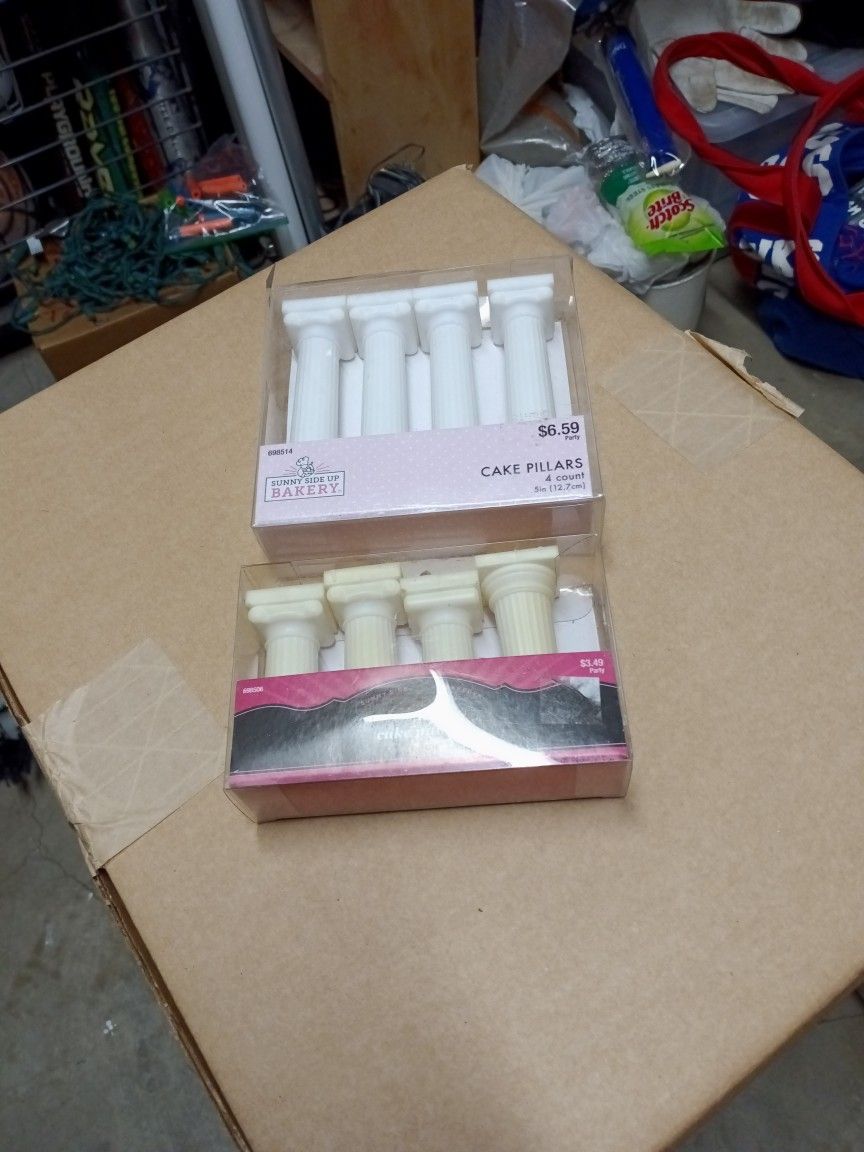 Small Cake Pillars