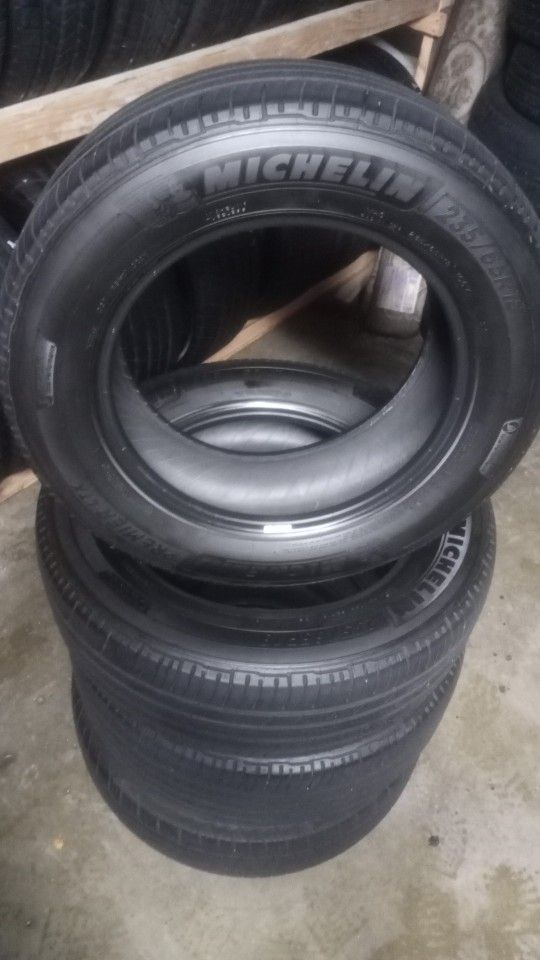 Set 235/65R17 Michelin 