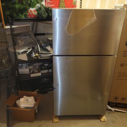 Whirlpool  Refrigerator BRAND NEW