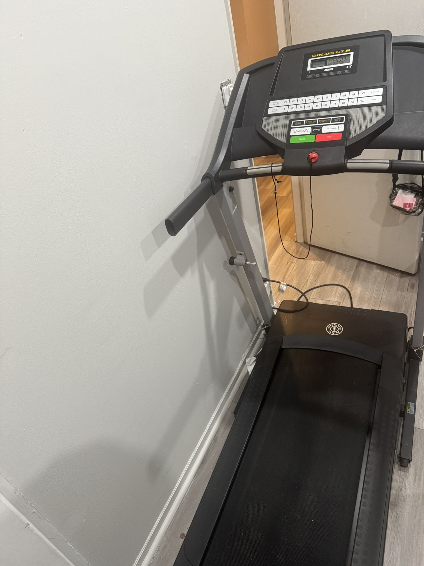 Gold’s Gym Treadmill with Incline & Bluetooth