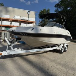 Regal Deck Boat 