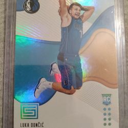 2018-19 Panini Status Luka Doncic Rookie Card RC # 172 