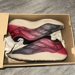 Yeezy 700 Fade Carbon Sz 11