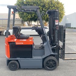 Toyota Electric Sit Down Forklift 5000 LB LOW HOURS