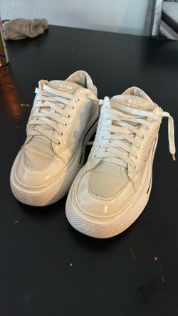 Woman Prada Shoes 