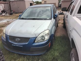 Kia Rio Part Out – Lots of Parts Available