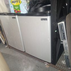 Magic Chef Mini Fridge