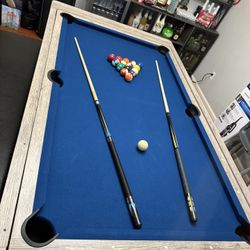 Pool Table / 3 Games