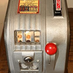 Ca. 1946 GUSHER 5¢ Daval Trade Stimulator-slot machine Original Antique Art Deco