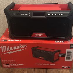 MILWAUKEE BLUETOOTH JOBSITE RADIO