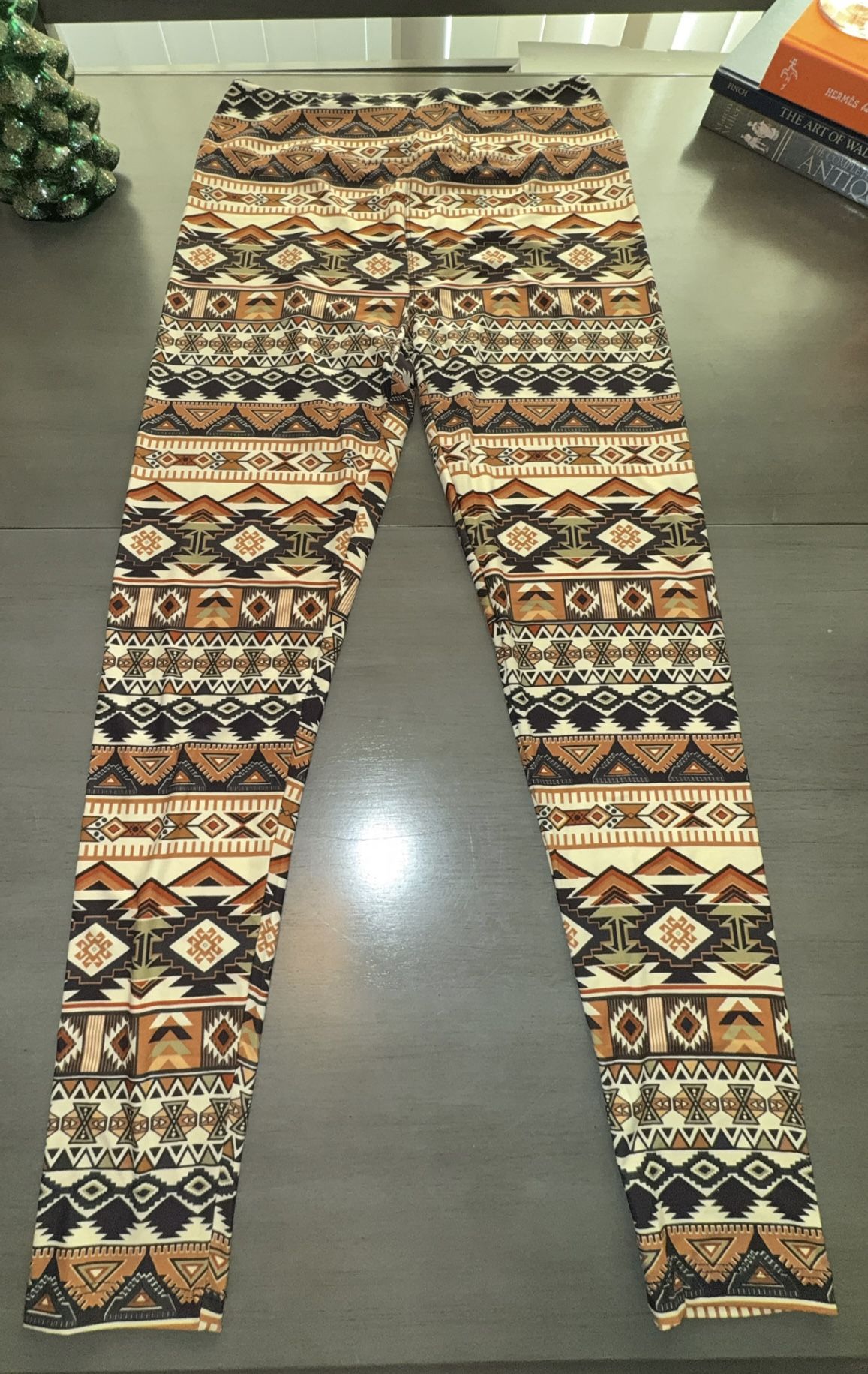 LuLaRoe Leggings TC Tall Curvy BROWN Autumn Fall Chevron AZTEC Southwest Diamond