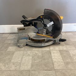 Dewalt DW715 12” Compound Miter Saw 