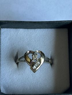 10K White Gold Genuine Diamonds Heart Ring Size 6