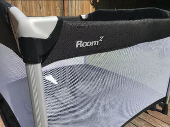 Joovy Room 2 Playpen Mint Condition