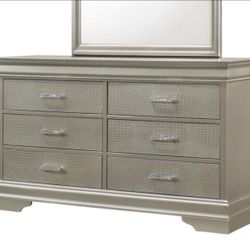 Only One Available ‼️ Dresser 