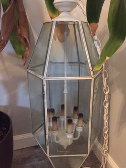 $10 chandelier good condition.. firm price and pick up Gahanna