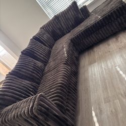 Like New Brown Sectional Sofa Couch (DELIVERY AVAILABLE)