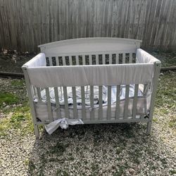 Baby Crib Turns Into A Toddler Bed 