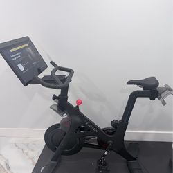 Peloton Bike+ (Plus) – Swivel Screen – Excellent Condition