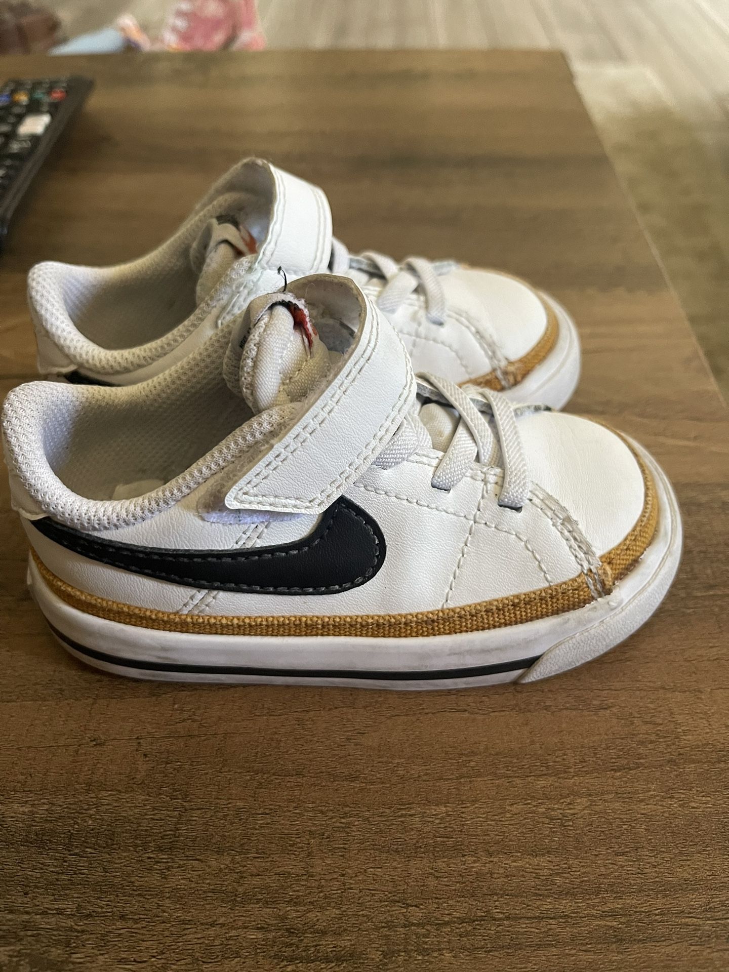 Toddler Nike Shoes Size 6c
