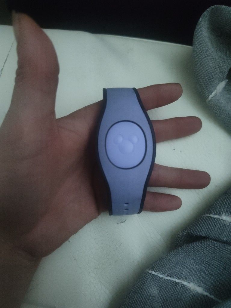 Disney Magic Band Magicband Purple Wrist Tracker ( Used )